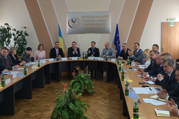 Консули 11 країн Європи, Азії та латинської Америки обговорили перспективи розвитку Тернопільщини