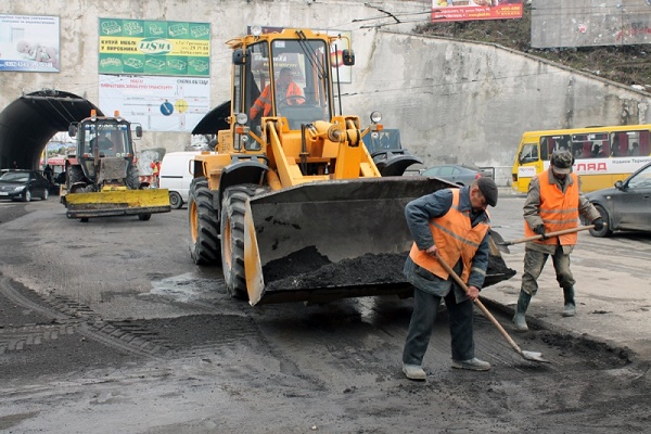Тернопільська міськрада виділила більше грошей на тротуари і дороги