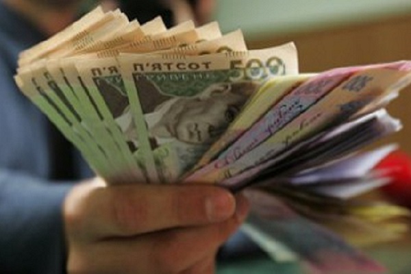 Мінімальну зарплату порахували, але розрахунки сильно відрізняються від урядових