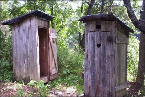 Податок на нерухомість: доведеться платити і за сарай, і за туалет на вулиці