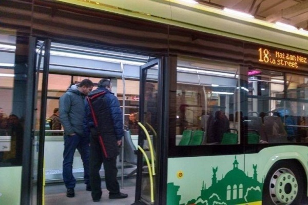 Львівський електробус і донецькі заправки (Фото)