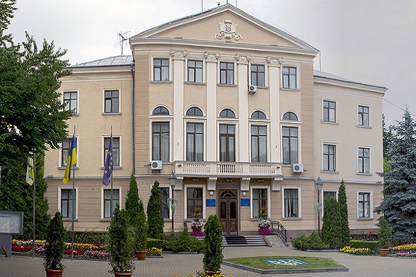 Тернопільська міська рада не любить, коли борщ і мухи — окремо