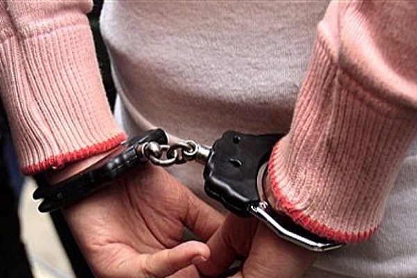 Через фальшиві документи тернополянка не може повернутися до України