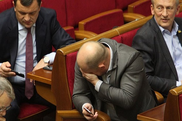 Депутатська ганьба, або як депутати 100 гривень повертали (Відео)