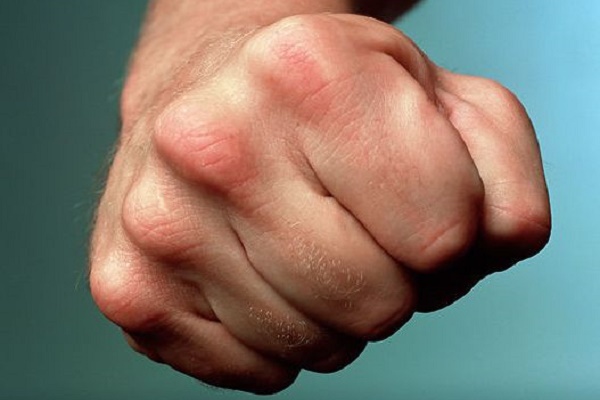 Як бізмесмен з поліцейським в кременецькому барі дівчину ділили