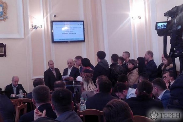 Тернополяни захищають свої гроші чи скандального забудовника? 