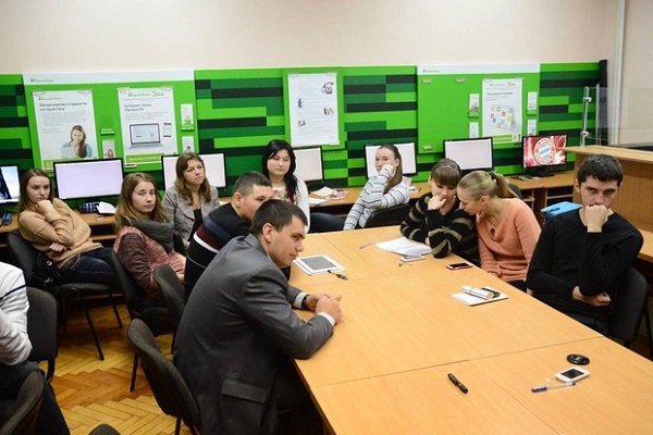 В Приватбанку пропонують тернополянам виграти ноутбук за оплату комунальних платежів