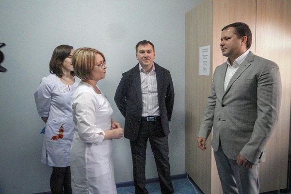 Сотні тернополян обстежуються на новому обладнанні, яке для онкодиспансеру купив Ігор Гуда