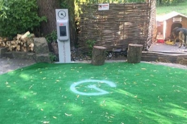 У Тернополі облаштували заправку для електромобілів