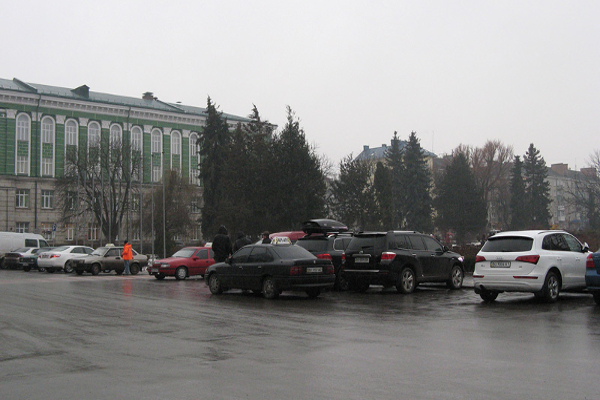 Що буде з тернопільськими парковками і хто від цього виграє?